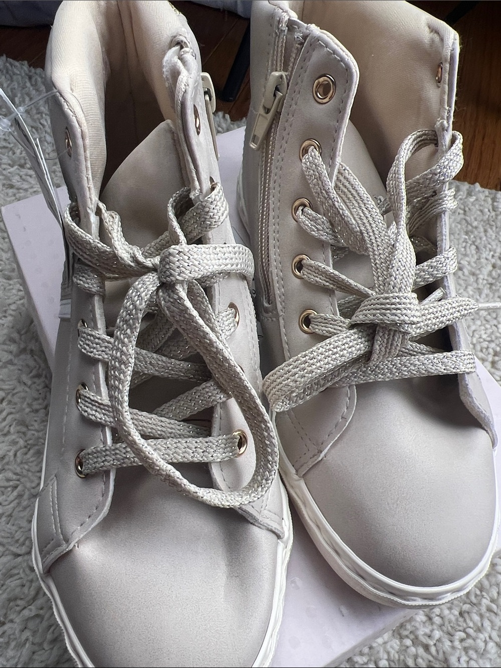 CUPCAKES AND CASHMERE KIDS HIGH TOP SNEAKERS SIZE 3 NWT - Picture 3 of 9
